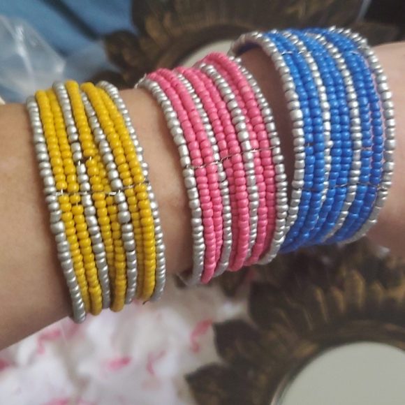 Beaded and layered with a metallic touch bracelets - Picture 4 of 5